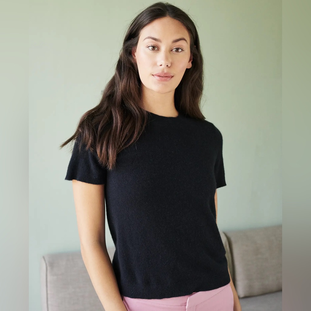 New Mongolian Cashmere Crewneck Tee Size Medium Color Black